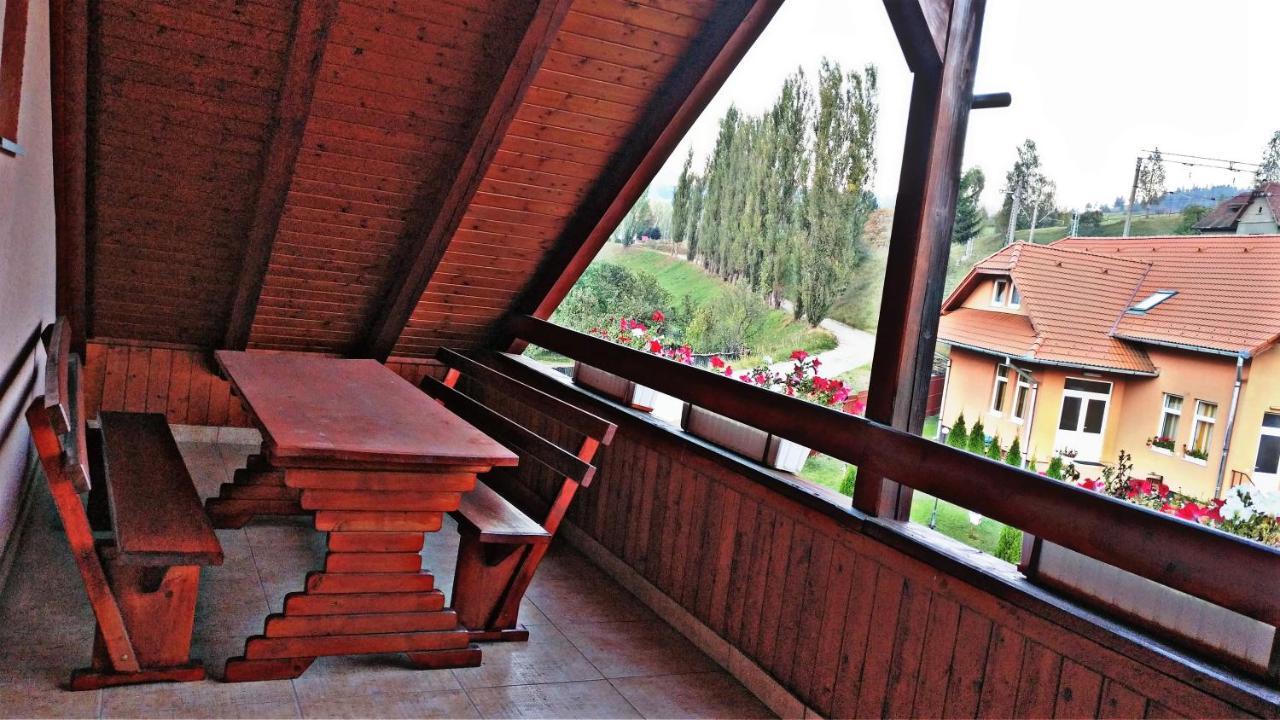 Bed and Breakfast Picnic Panzio Lunca de Sus Екстер'єр фото