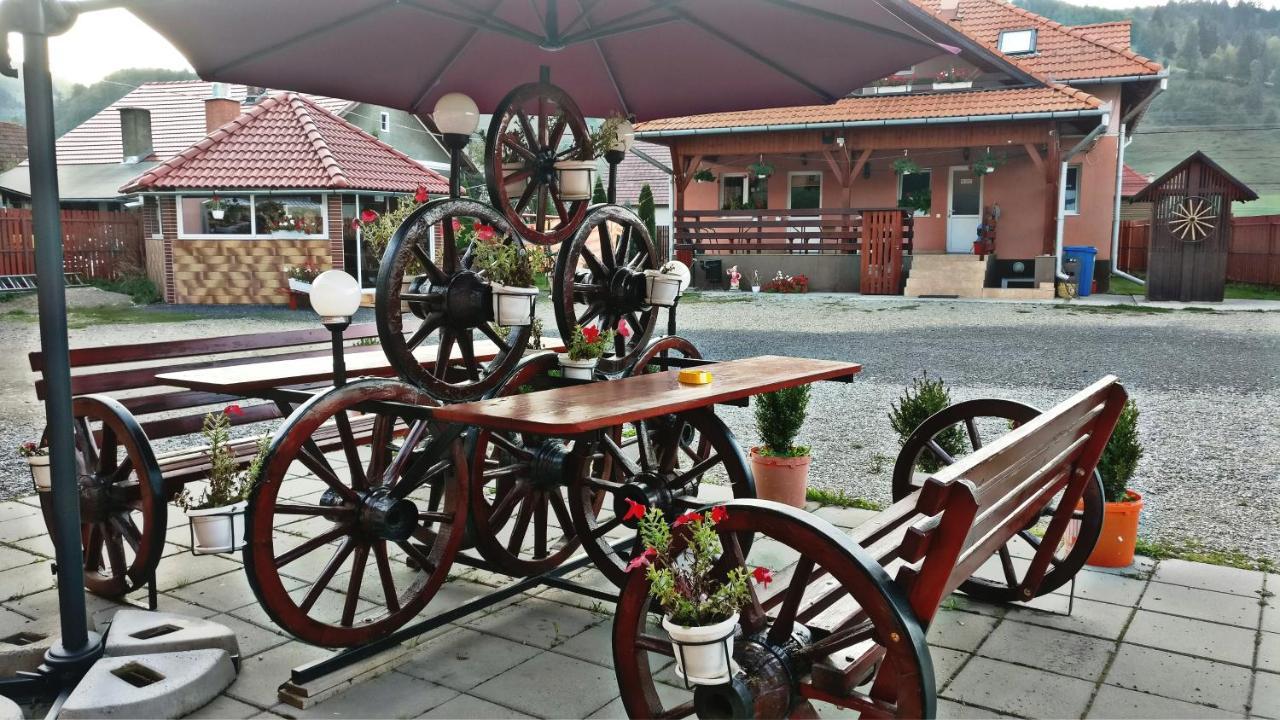 Bed and Breakfast Picnic Panzio Lunca de Sus Екстер'єр фото
